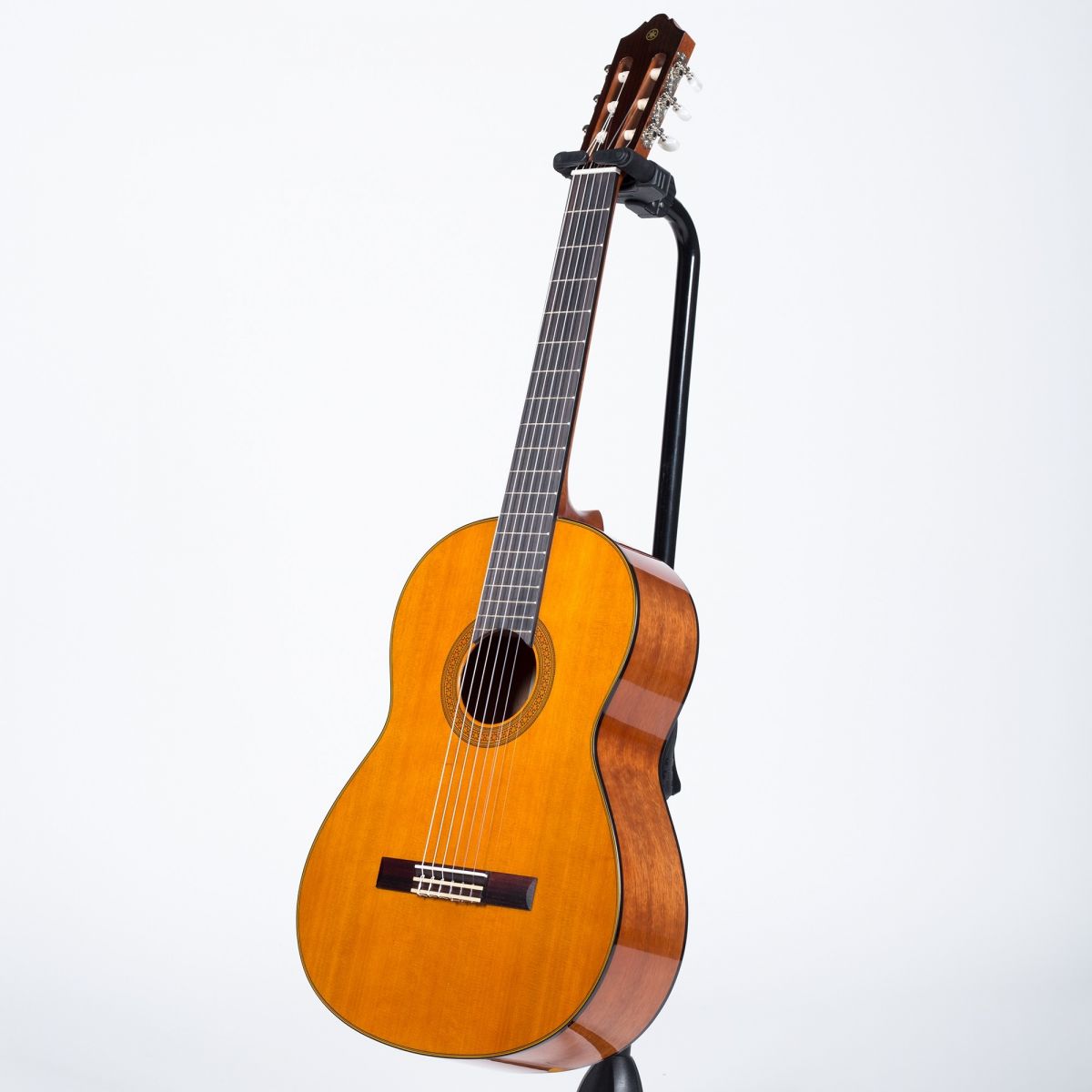 Đàn guitar yamaha cg142C