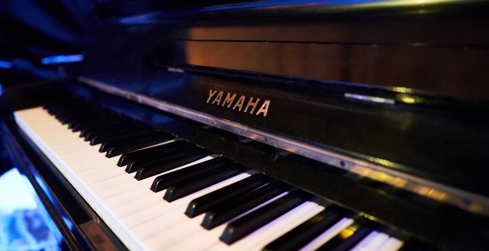 Đàn Piano Cơ Yamaha JU109 PE