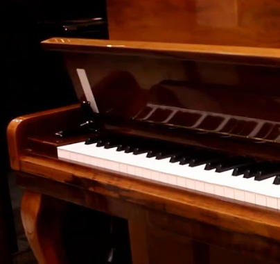 Piano Cơ Yamaha JU109 PM