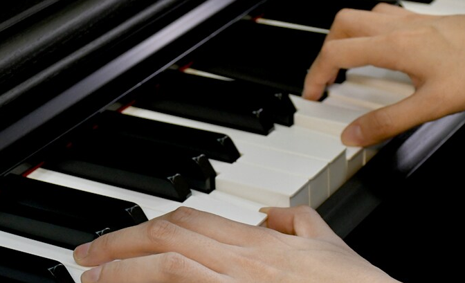 Đàn Piano điện Yamaha YDP144
