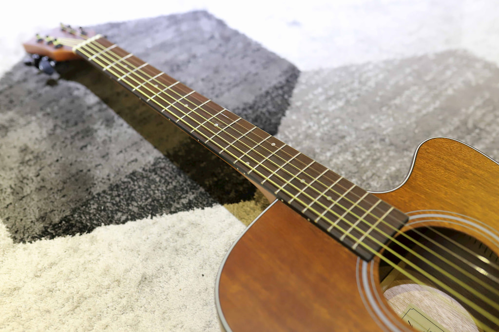Đàn Guitar Acoustic Chard F4130C