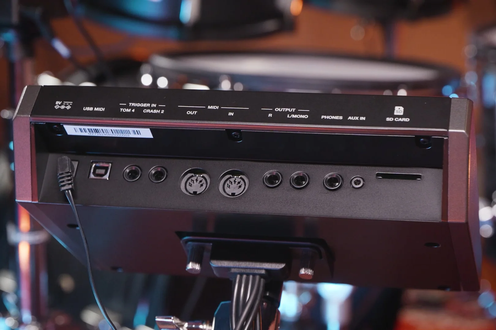 Cổng USB-B, 5-pin MIDI, Bluetooth và cổng chờ mở rộng