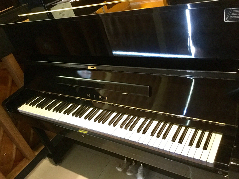 Đàn Piano cơ Miki G530