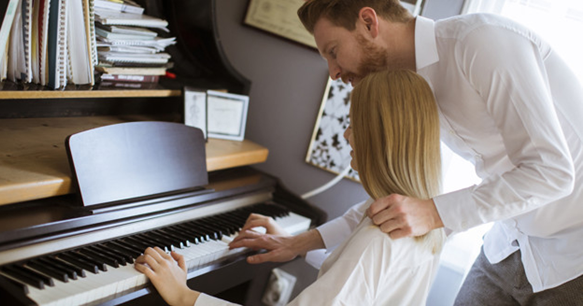 Cách đánh đàn piano bằng hai tay