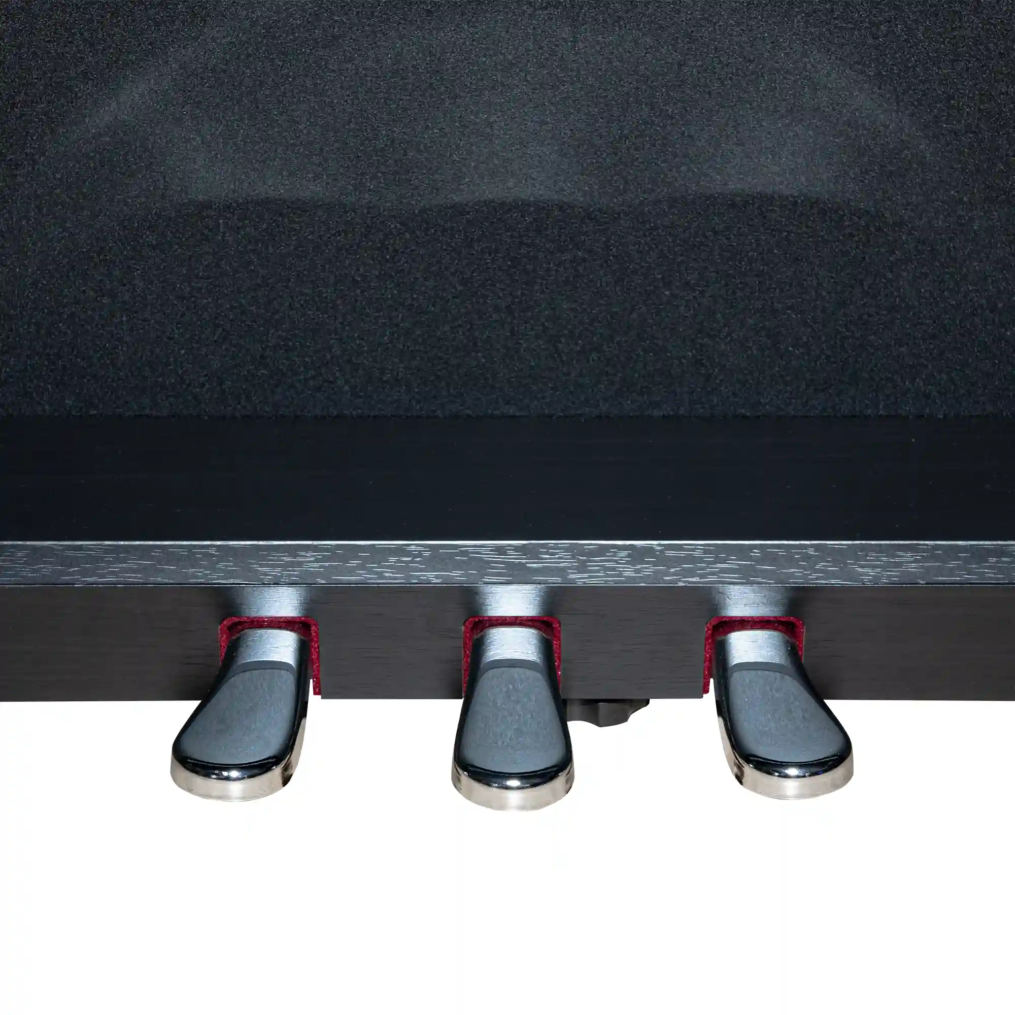 Cụm 3 pedal của mẫu đàn này được trang bị công nghệ Progressive Response