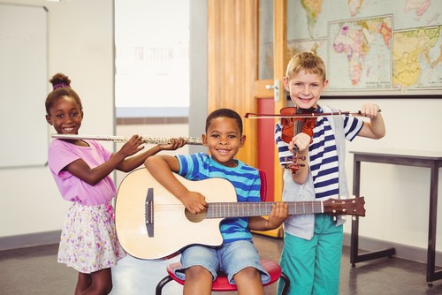 Trẻ em chơi nhạc phát triển trí tuệ